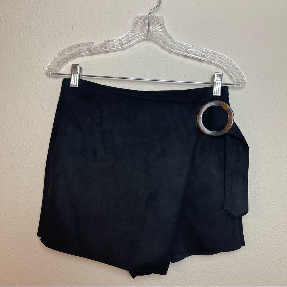 NWT Zara Black Faux Suede Buckle Skort Size Small